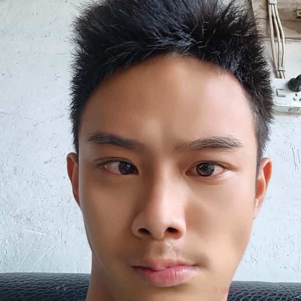 湖北23岁单身帅哥真诚找对象-塔城征婚相亲网